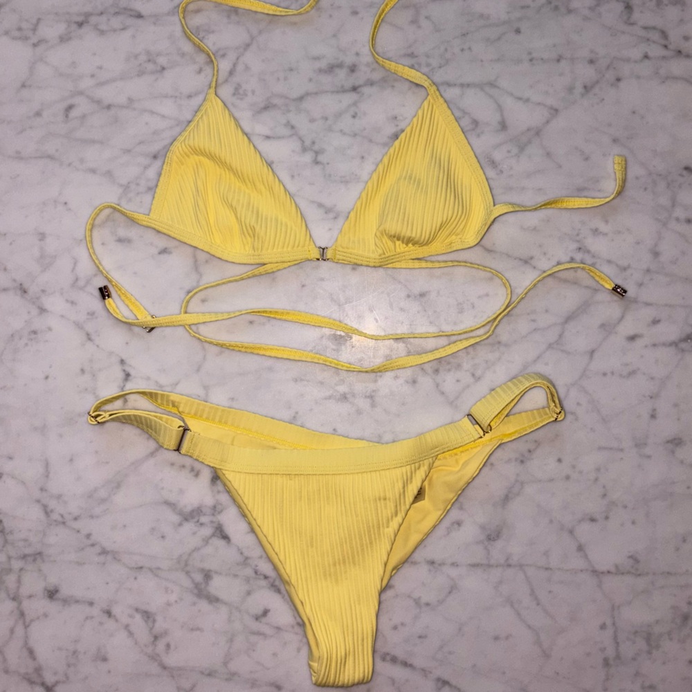 Beach Bunny Yellow Set Renegade wrap top Presley skimpy bottom size M Medium